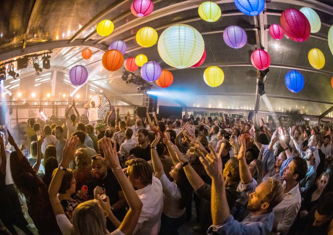 Corporate event with 500+ guests